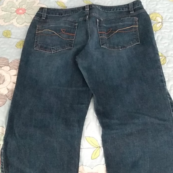 DKNY Jeans - Picture 3 of 5